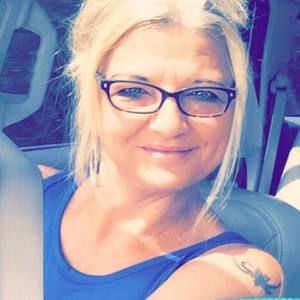 Meet your Posher, Dina